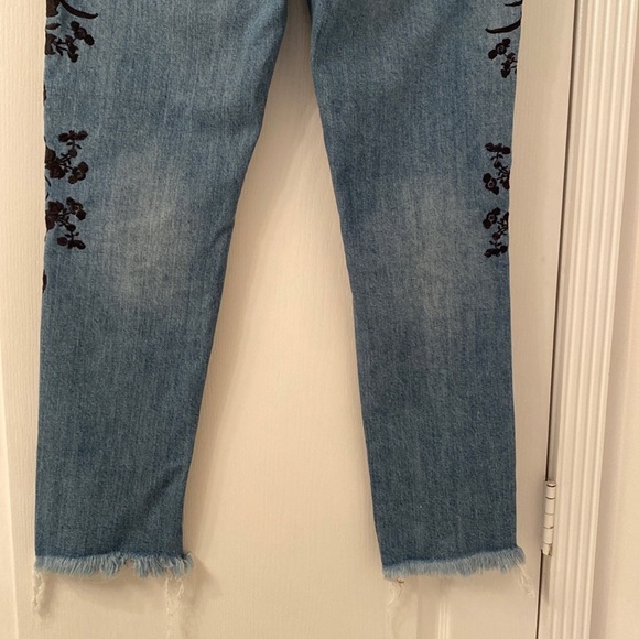 Lucky brand embroidered jeans size 8/29 - Picture 6 of 13
